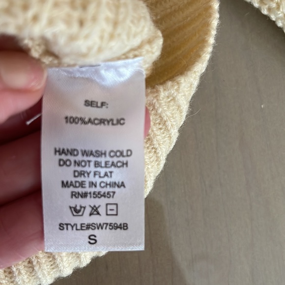 Windsor Ivory off the shoulder cropped cotton sweater size small NWT - Picture 5 of 8